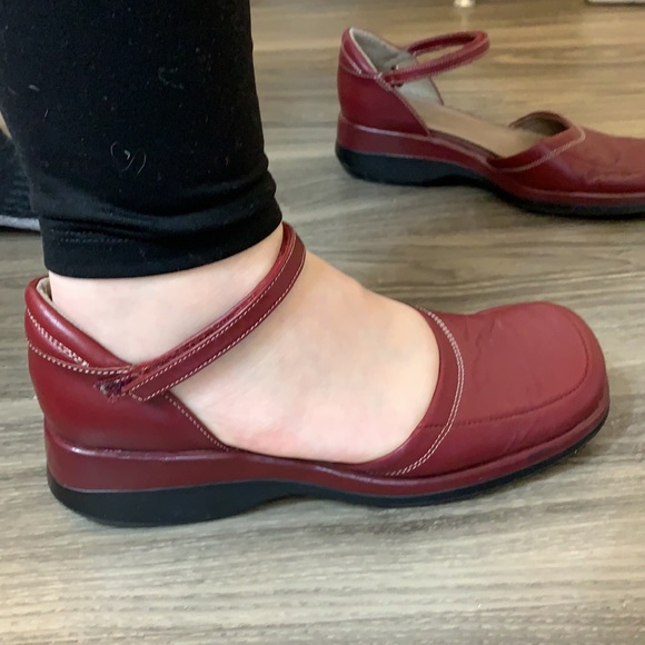 Red / burgundy genuine leather shoes - Picture 1 of 8